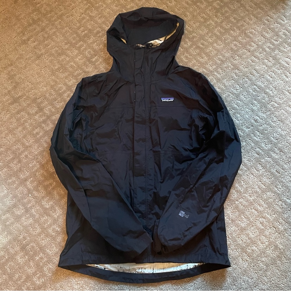 Patagonia torrentshell rain jacket. Size small